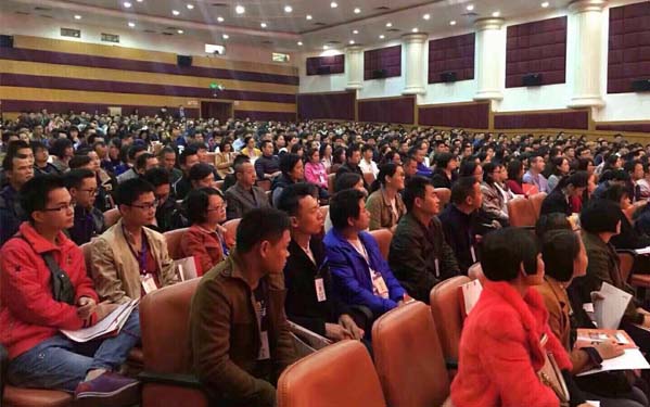 光臣伙伴們參加《優秀員工》課 程