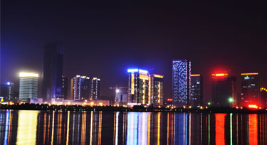 LED戶(hù)外亮化燈具廠家在設(shè)計(jì)戶(hù)外照明時(shí)的注意事項(xiàng)