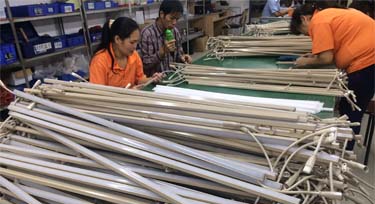 浙江樊總訂購(gòu)光臣照明的LED線條燈準(zhǔn)備出貨了