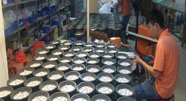 【山東】歐陽先生身家過億 為何親自選購LED投光燈?