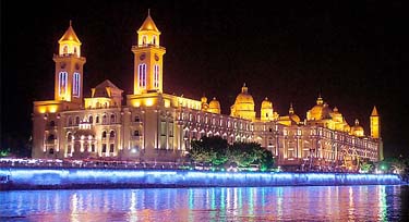 亮化工程竟然成為旅游業的糖衣炮彈?