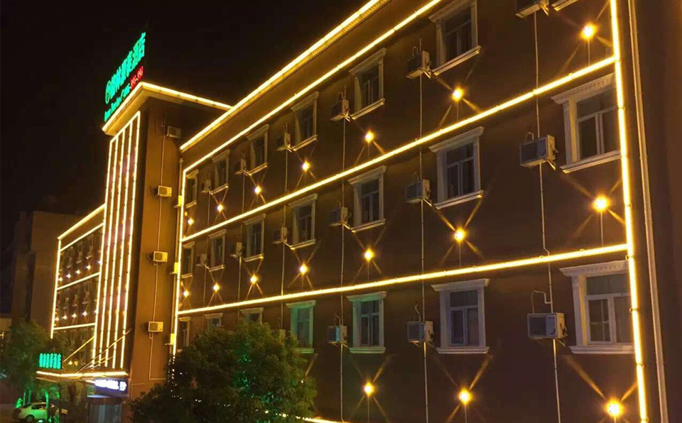 【上海】格林豪泰線條燈亮化工程