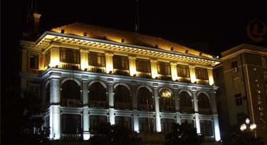 建筑的骨骼 柱子亮化該如何做?三個示例后馬上懂了！