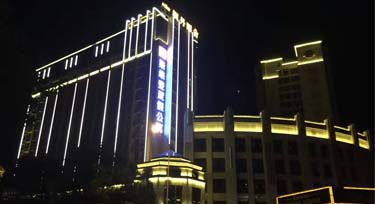 【西昌】楓丹麗舍 光臣3826洗墻燈正式亮燈！