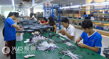 【節前沖刺】完成這一批大功率投光燈就可以放假啦!