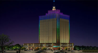 商業廣場亮化 光臣線條方案做得好客戶舉手稱贊！